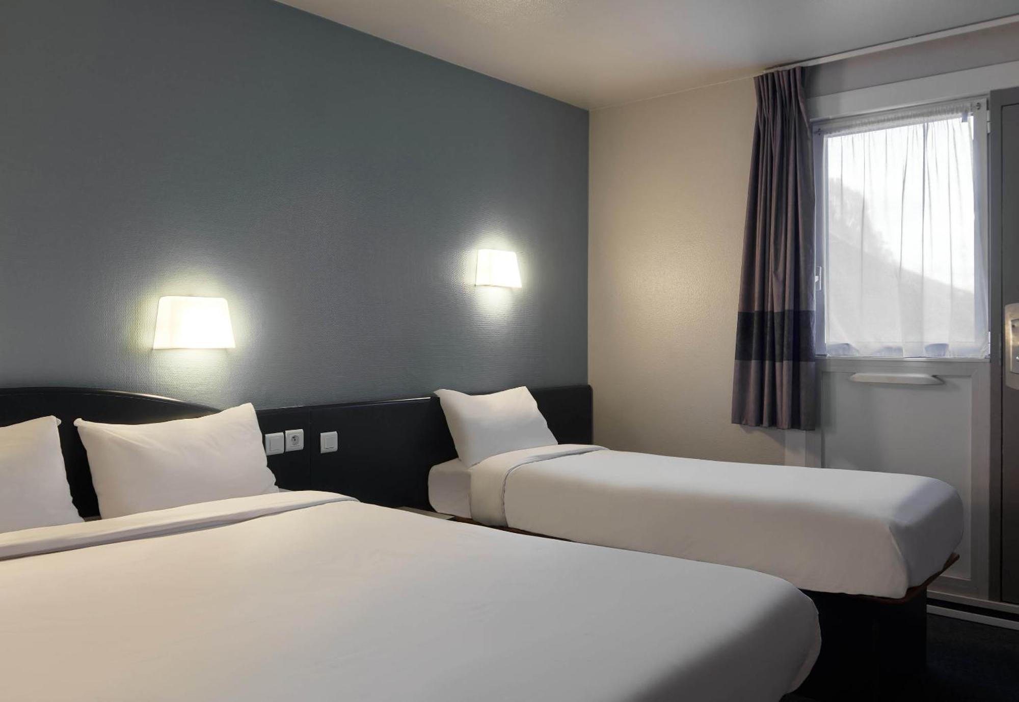 B&B Hotel Сакле Екстер'єр фото