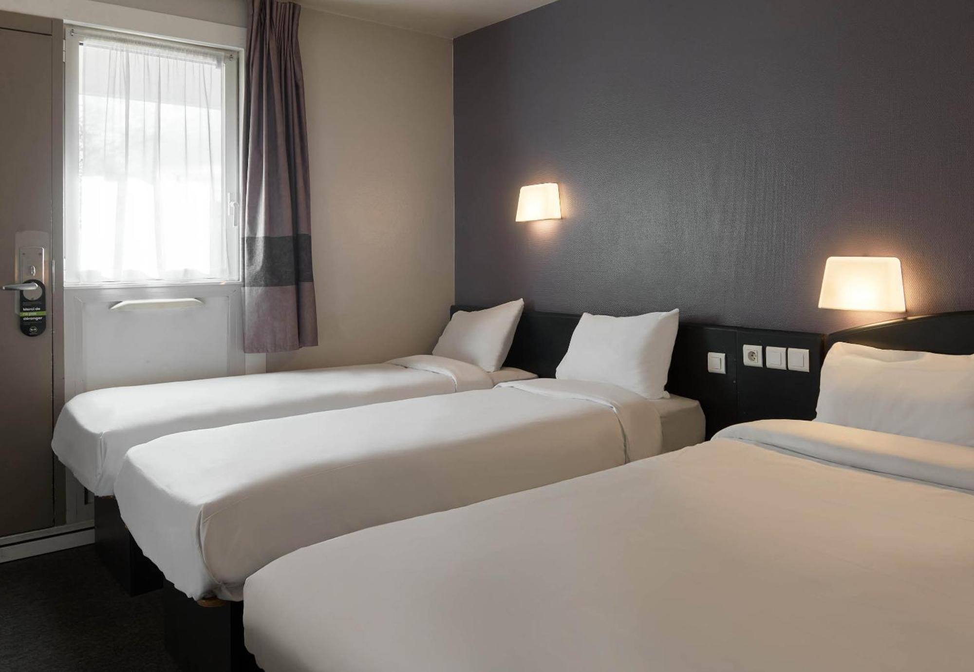 B&B Hotel Сакле Екстер'єр фото